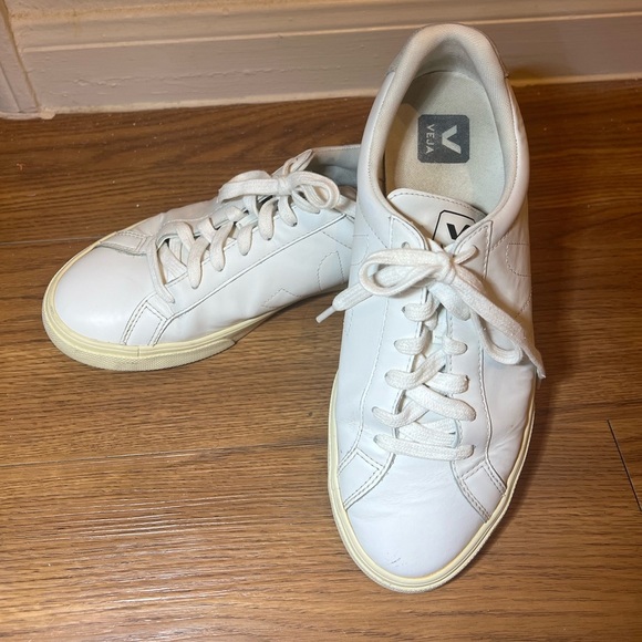 VEJA ESPLAR’ LACE UP LEATHER SNEAKERS  Size 9 - Picture 12 of 12